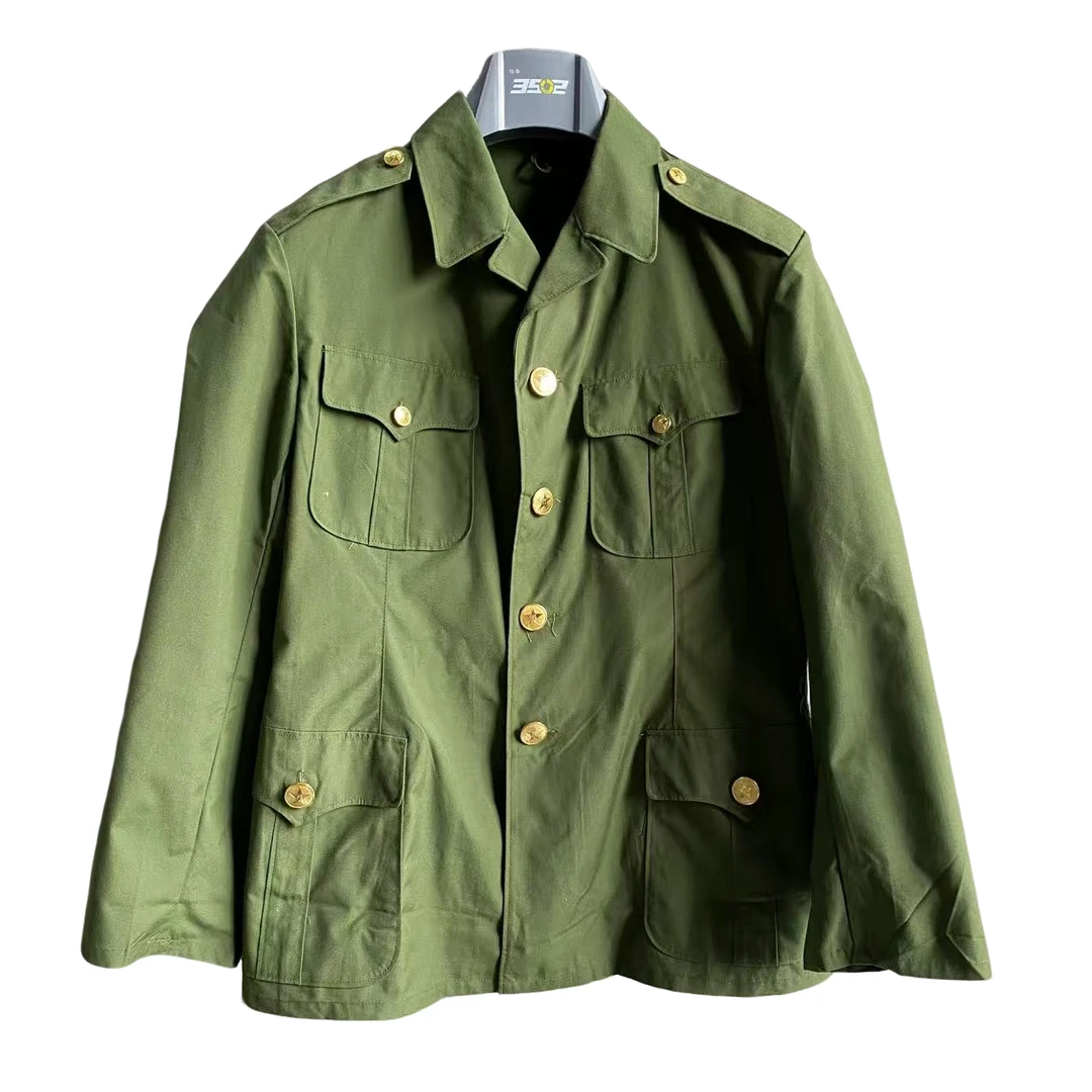 小翻领的确良上衣 西服领