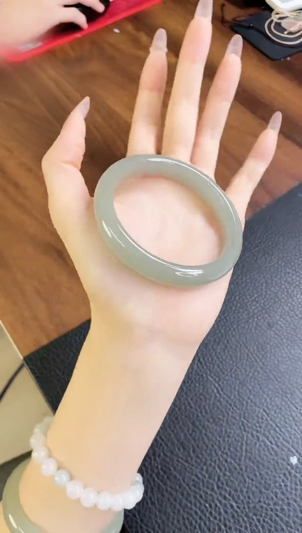 石英质玉手镯未镶嵌40-61