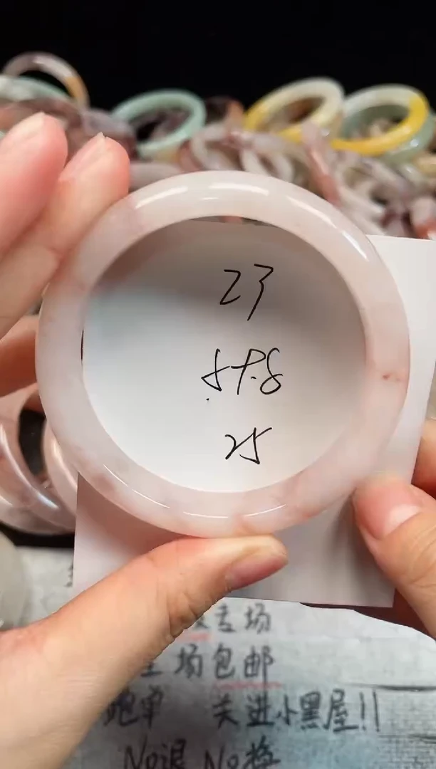 未镶嵌手镯石英质玉23