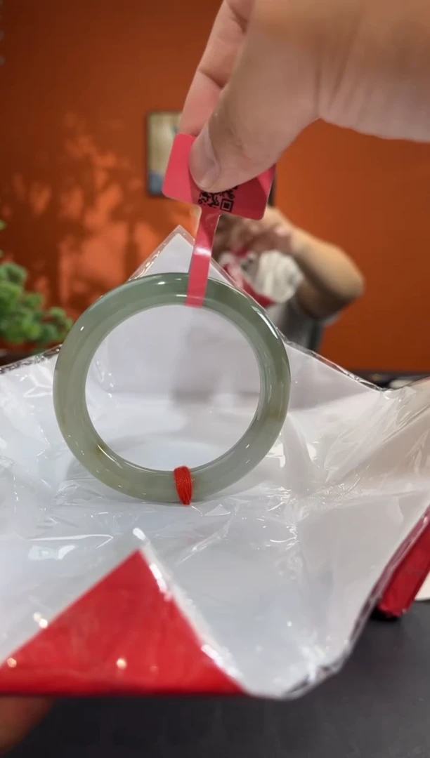 未镶嵌手镯翡翠翡翠手镯