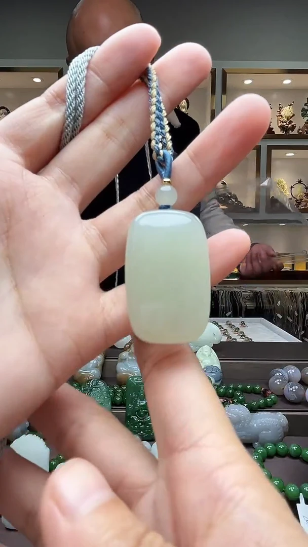 【闪购商品】和田玉颈饰未镶嵌苏