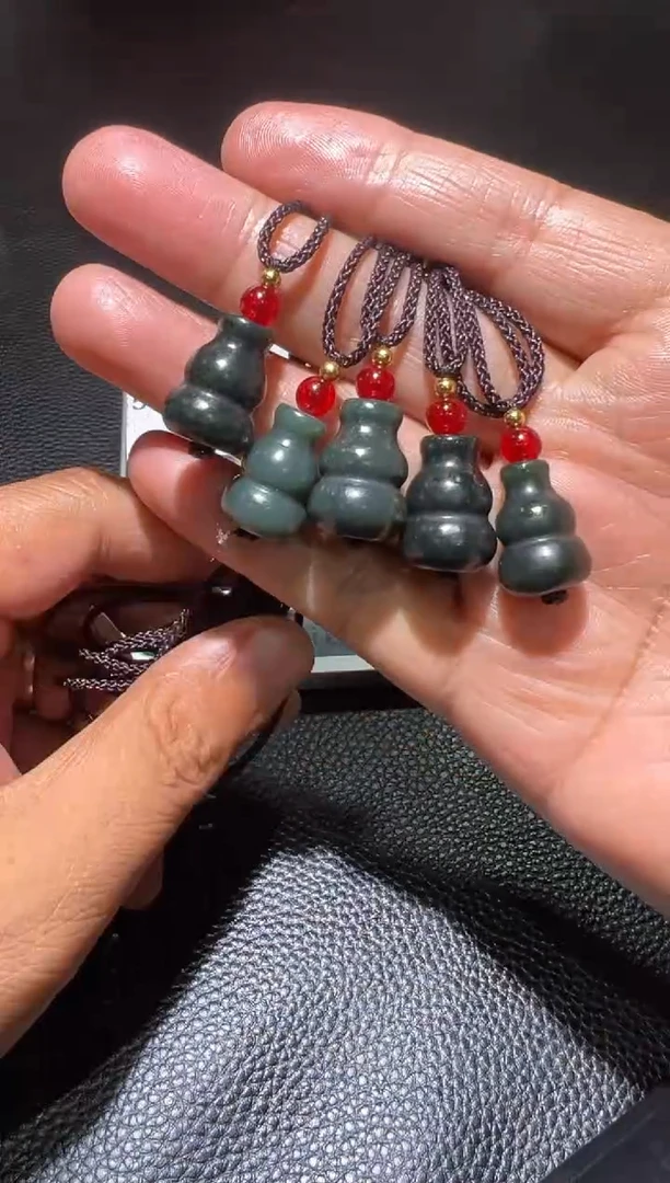 和田玉未镶嵌吊坠(赠链)新疆和田玉吊坠