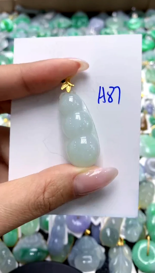 翡翠未镶嵌颈饰11111111111111111