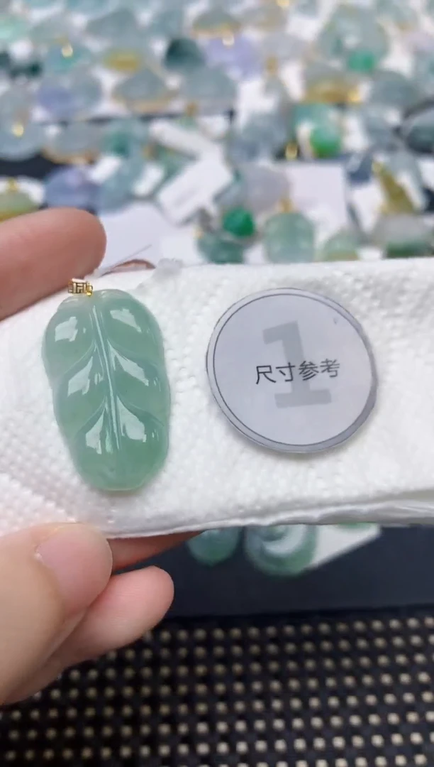 颈饰18K金镶嵌翡翠天然缅甸A货翡翠