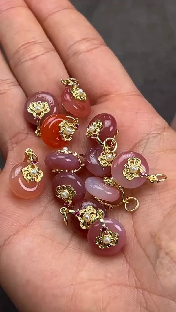 【闪购商品】南红玛瑙配饰合金原矿无优化平安扣配饰多样性发1