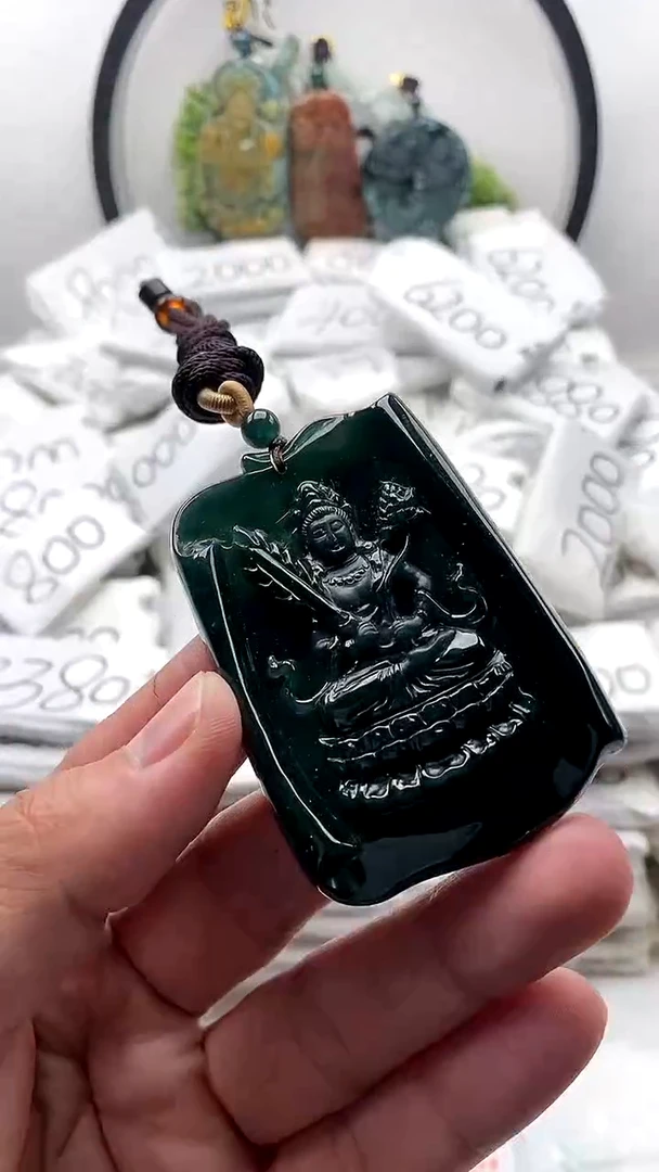 【闪购商品】翡翠颈饰未镶嵌虚空藏