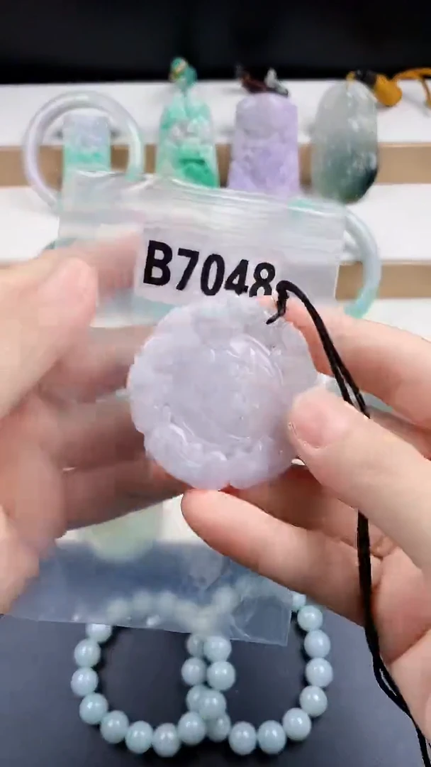 颈饰未镶嵌翡翠天然翡翠吊坠挂件