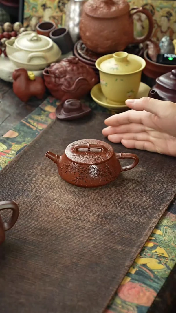 候品刻绘竹子紫砂石瓢壶