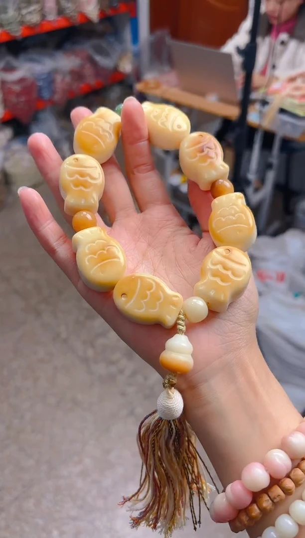 吊坠菩提根/象牙果大卡年年有鱼手持