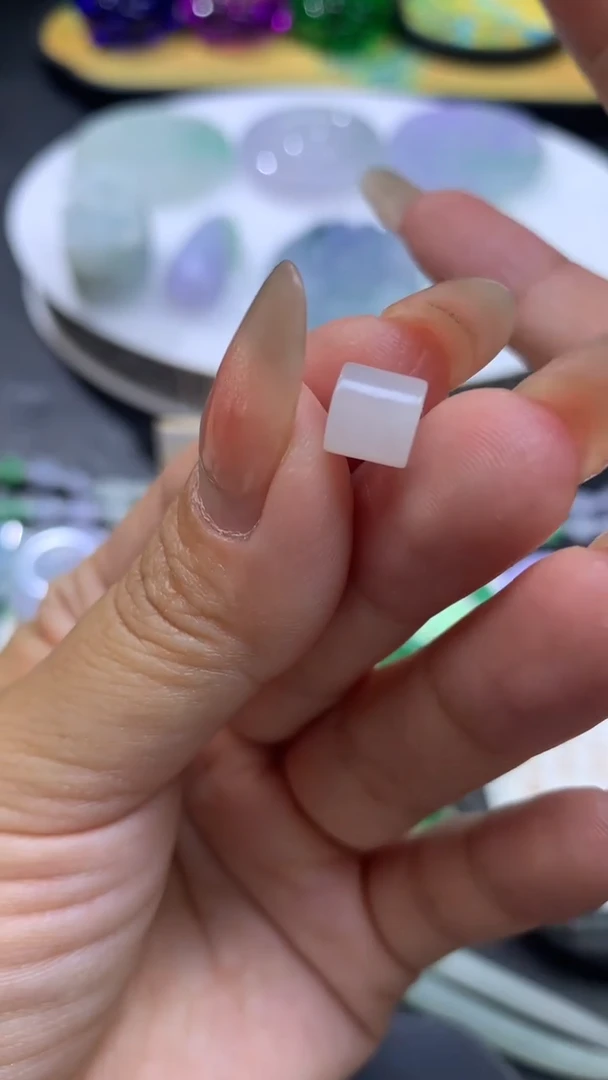 【闪购商品】定制翡翠未镶嵌翡翠