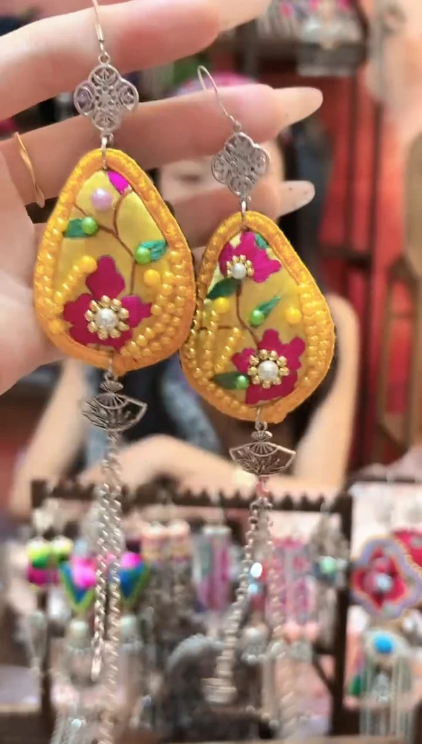 织绣云织谣民族风精美饰品430