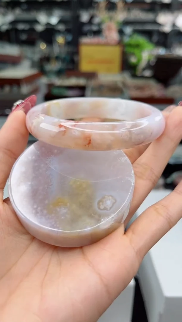 【闪购商品】石英质玉手镯未镶嵌62圈口（赠品镯心）1931038