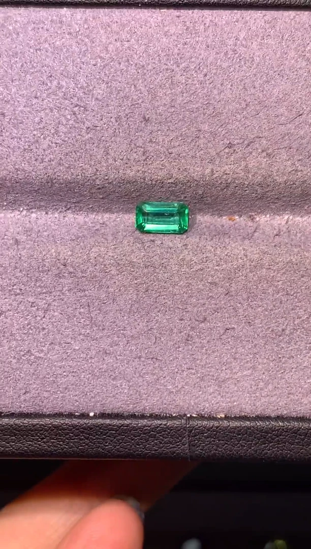 裸石祖母绿0.64ct赞比亚VVG无油吉尔德