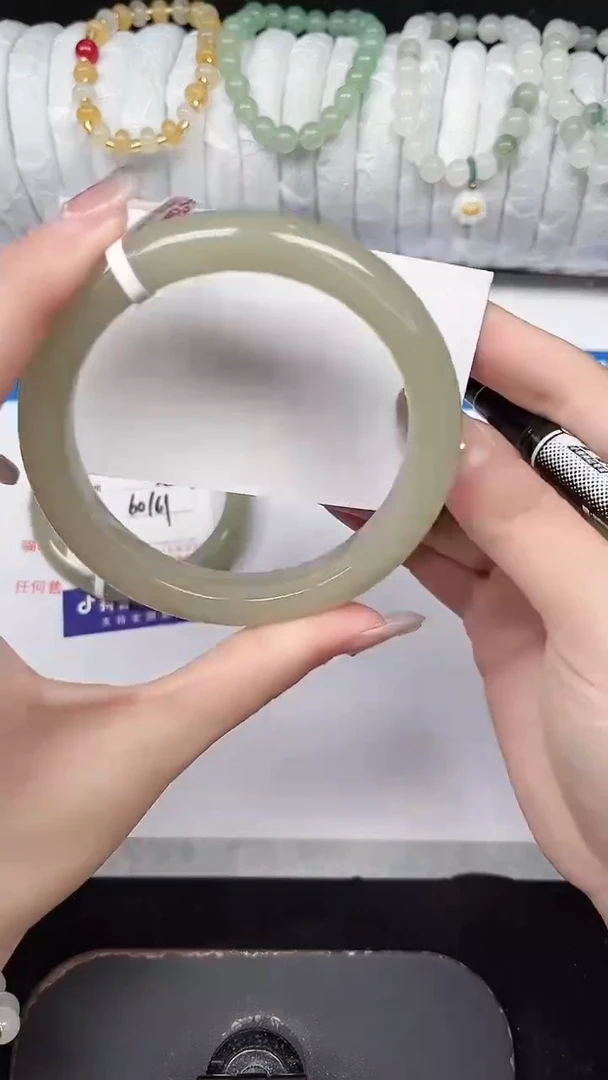 未镶嵌手镯石英质玉93-64/65