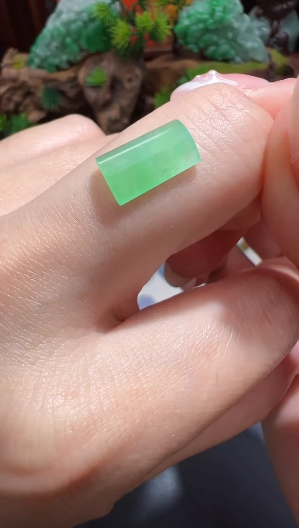 未镶嵌定制翡翠11.6*7.1*2.8马鞍