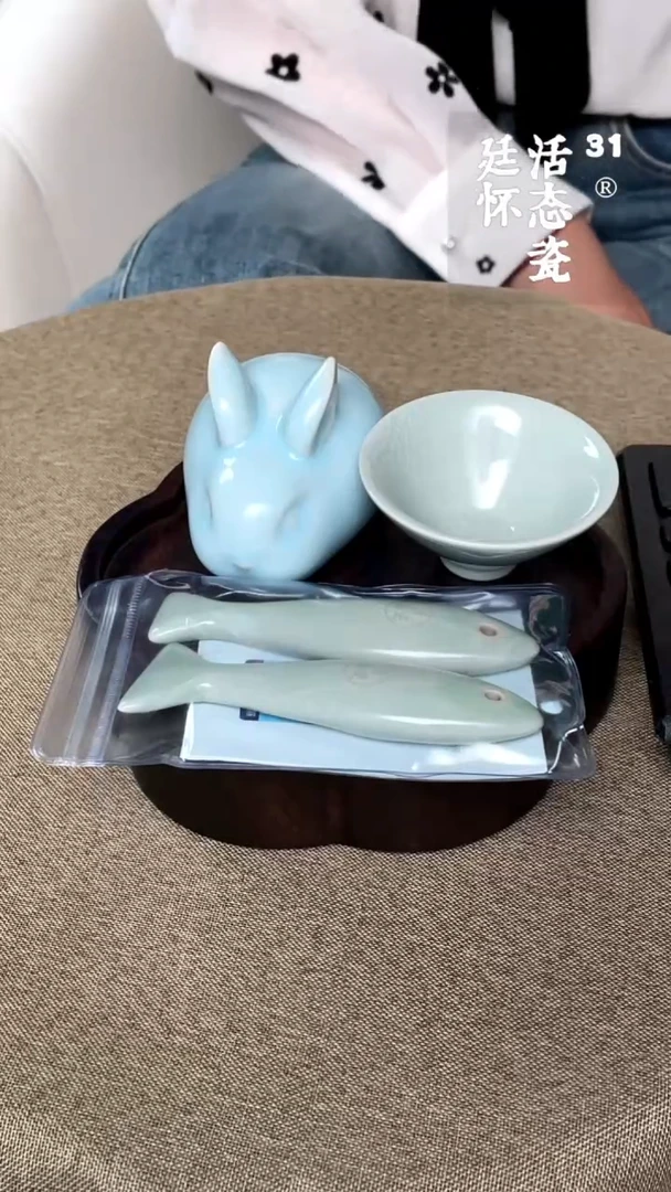 摆件瓷廷怀窑天青萌兔茶宠赠送卵青小斗笠杯