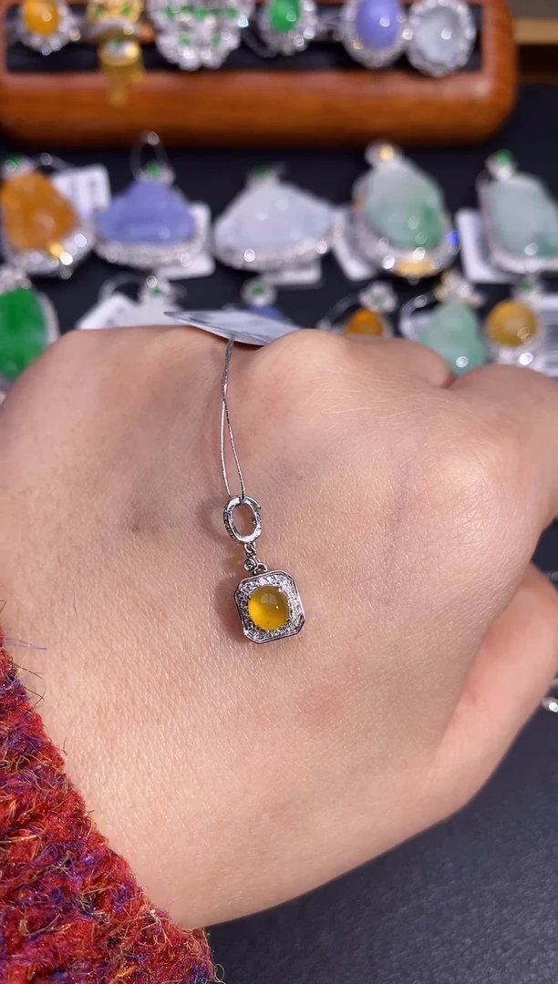 【闪购商品】翡翠颈饰18K金镶嵌万能扣吊坠