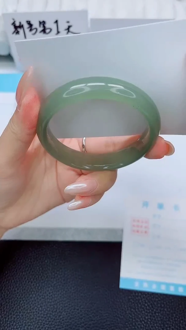 未镶嵌手镯石英质玉159