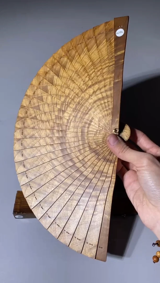 【闪购商品】金丝楠木雕429号18cm金丝楠木小叶桢楠扇子