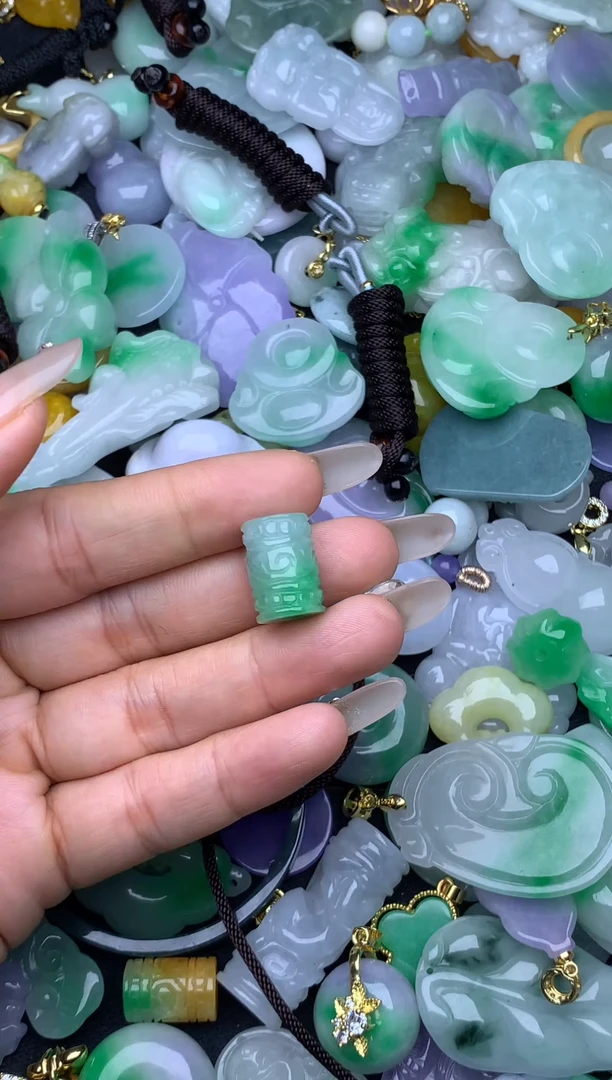 翡翠未镶嵌颈饰天然缅甸翡翠吊坠