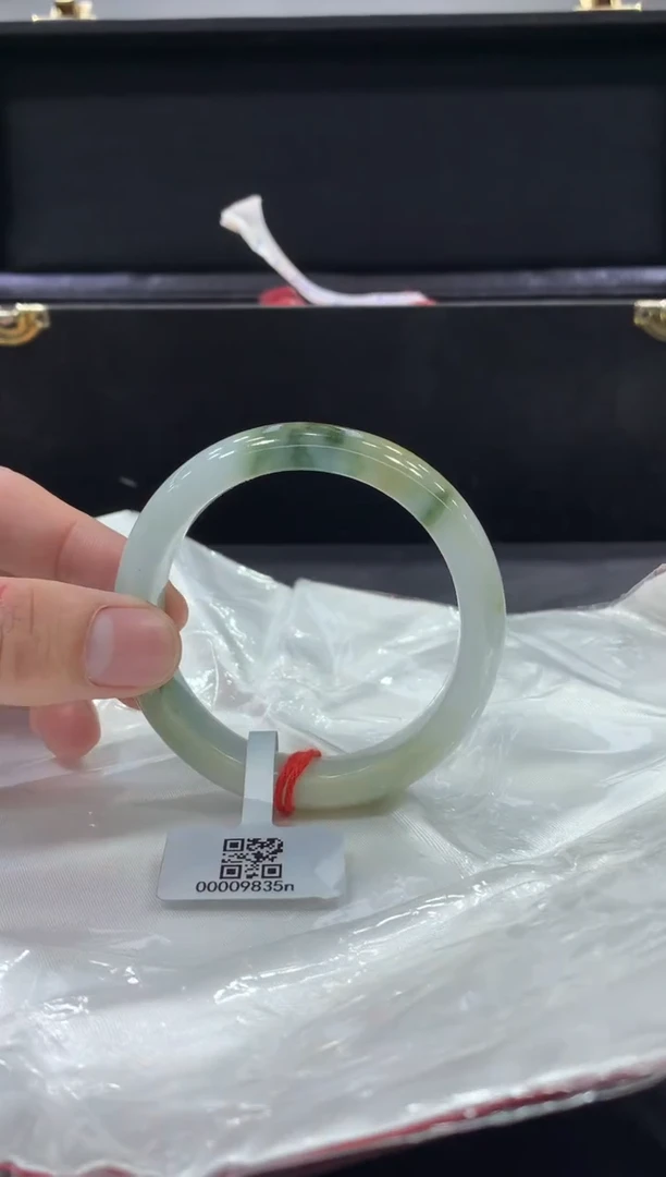 未镶嵌手镯翡翠翡翠手镯