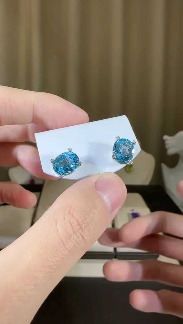 【闪购商品】托帕石耳饰银S925镶嵌10*8mm耳钉