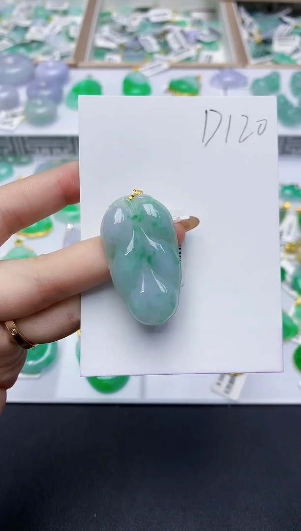 翡翠18K金镶嵌颈饰天然缅甸翡翠A货