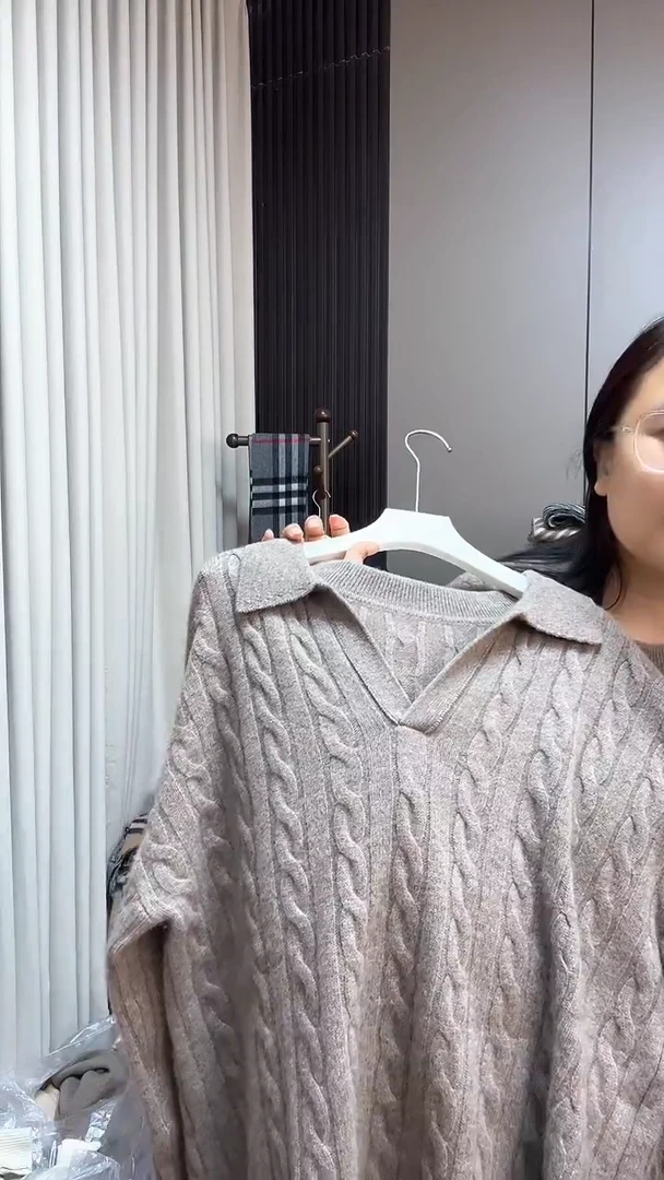 山羊绒羊绒衫紫绒色