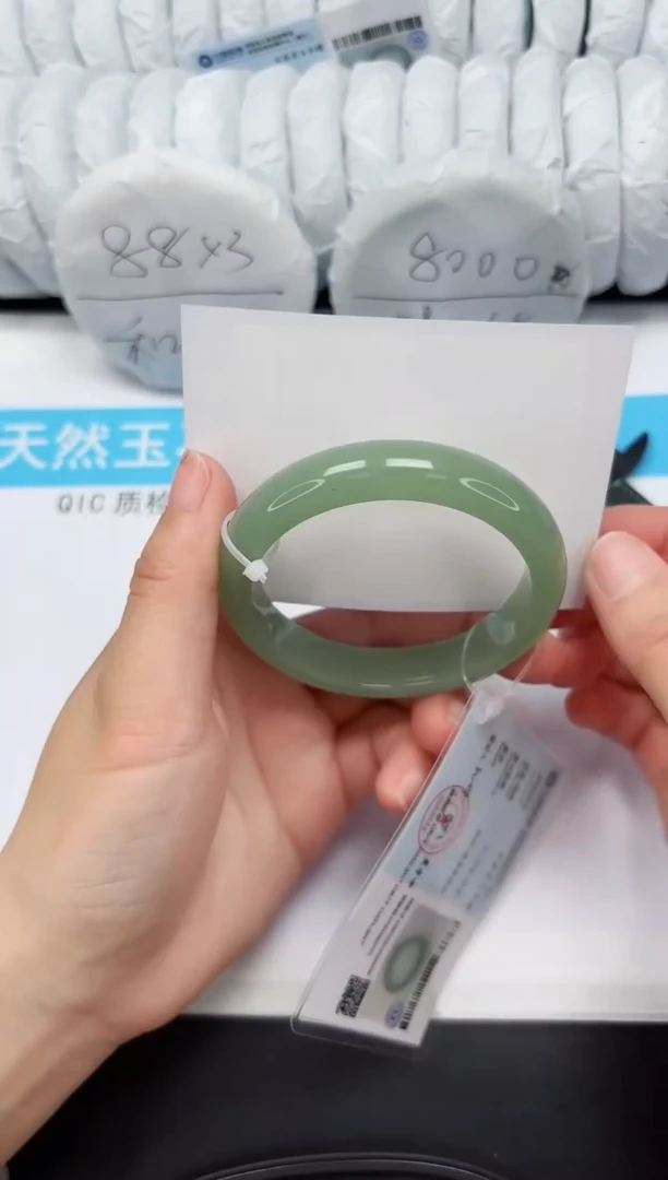 【闪购商品】石英质玉手镯未镶嵌35-58.4