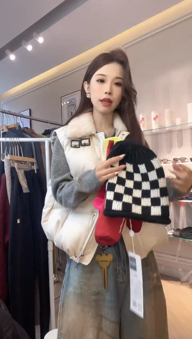 SM  FK棋盘格冷帽 原价680