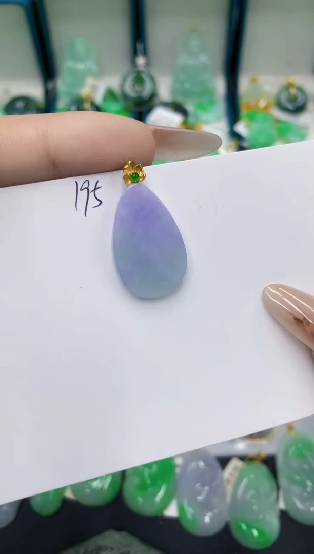 翡翠18K金镶嵌颈饰111111111