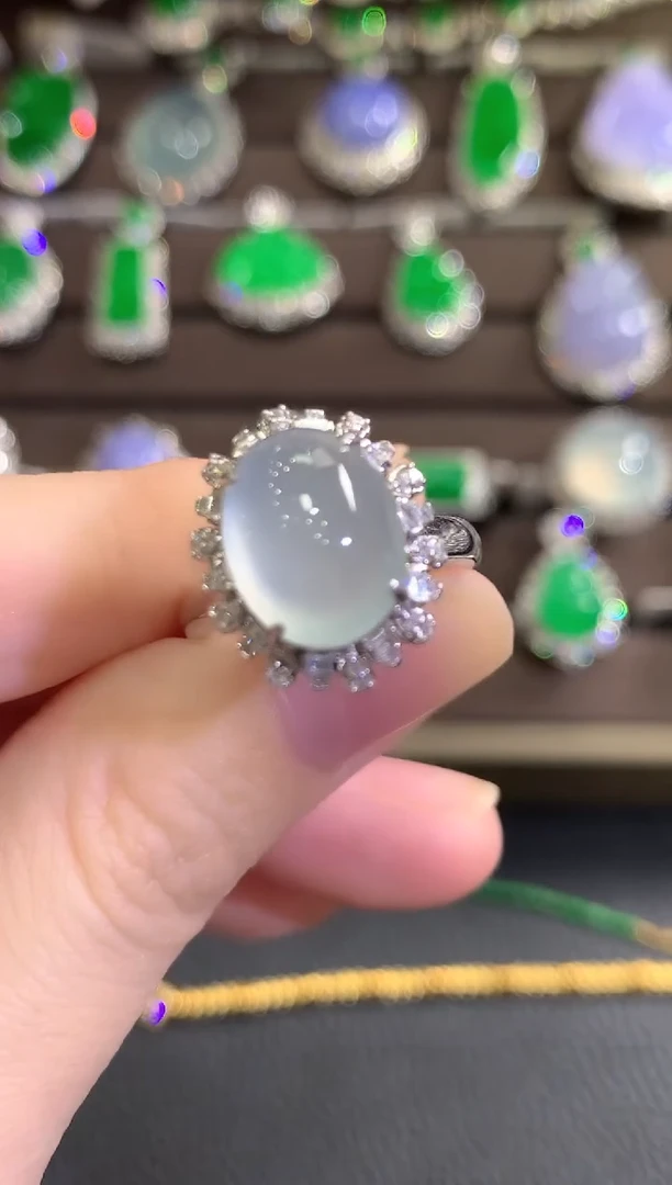 18K金镶嵌戒指翡翠秋日珠宝Q86