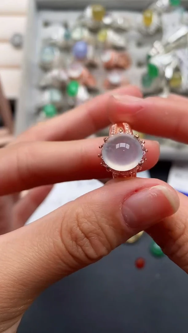 未镶嵌戒指翡翠承****堡333333+9