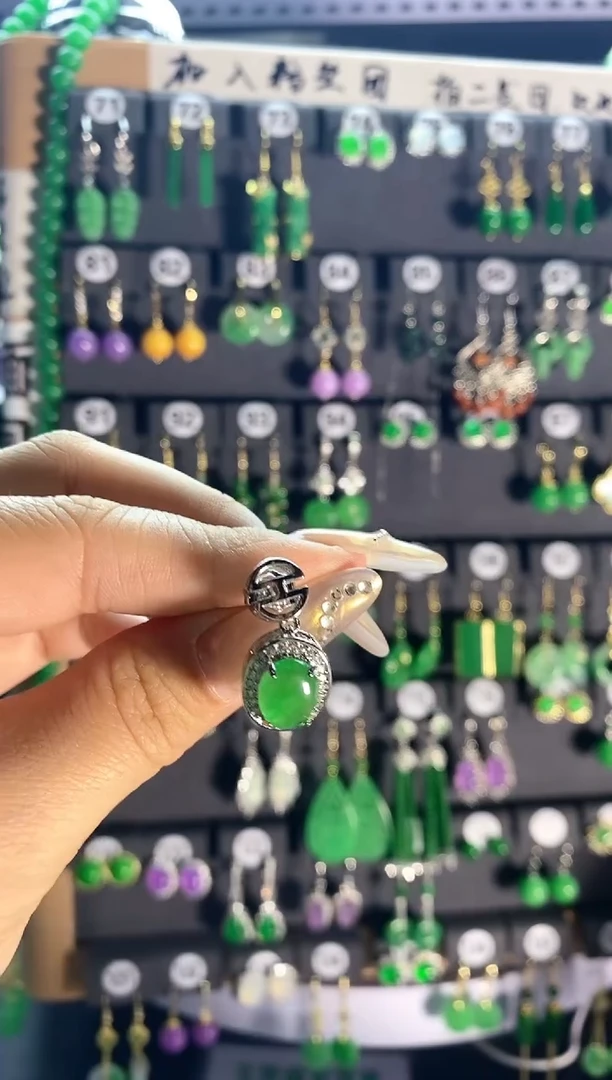 【闪购商品】翡翠耳饰银S925镶嵌478...