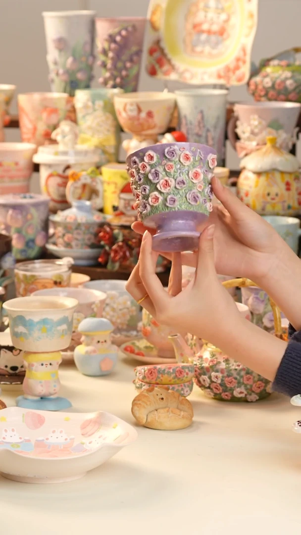 摆件陶景德镇釉下彩手绘设计师款陶瓷