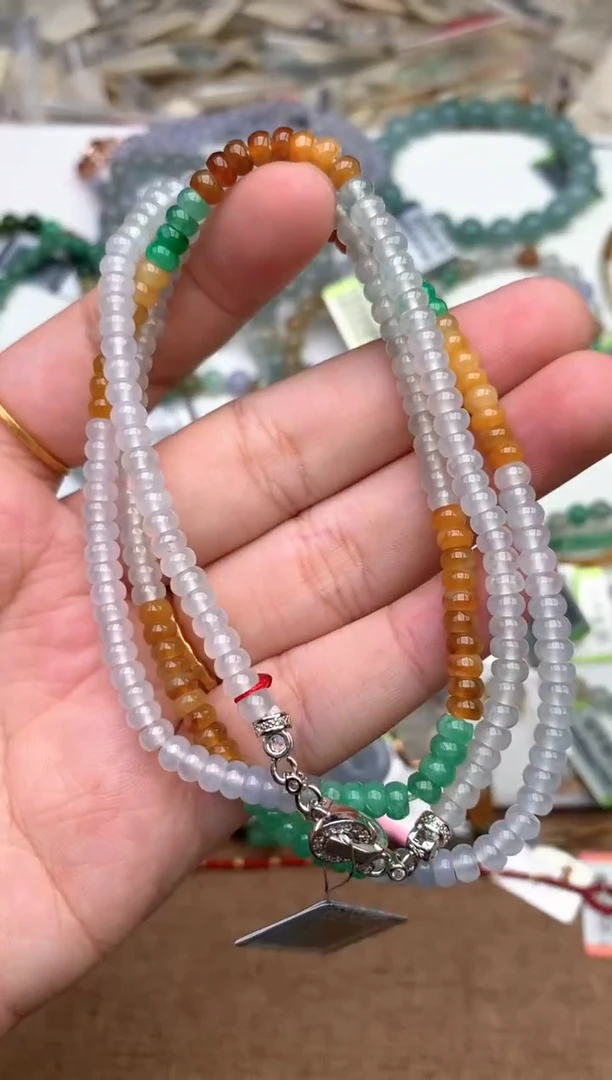 未镶嵌挂件翡翠 —