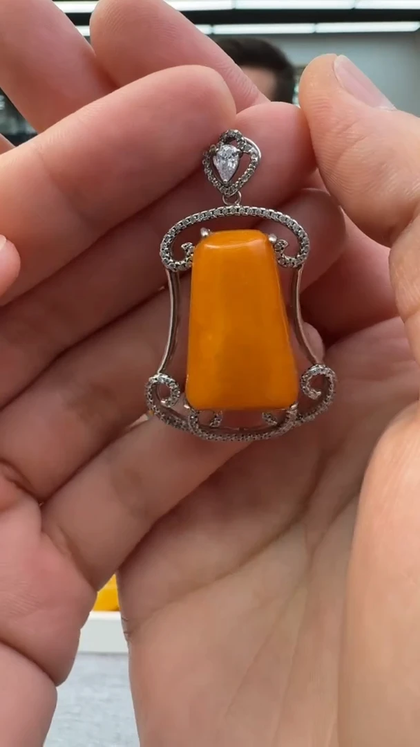 【闪购商品】琥珀颈饰银S925镶嵌608秒拍号