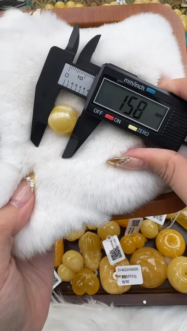 裸石琥珀未镶嵌XD192