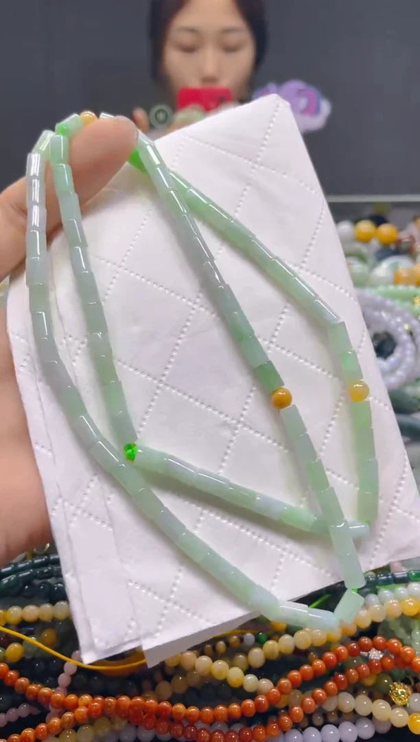 颈饰未镶嵌翡翠4MM/H/翡翠A货，一件也是批发价