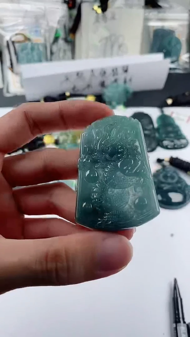 【闪购商品】翡翠颈饰未镶嵌多样性一件随机发货 龙牌68