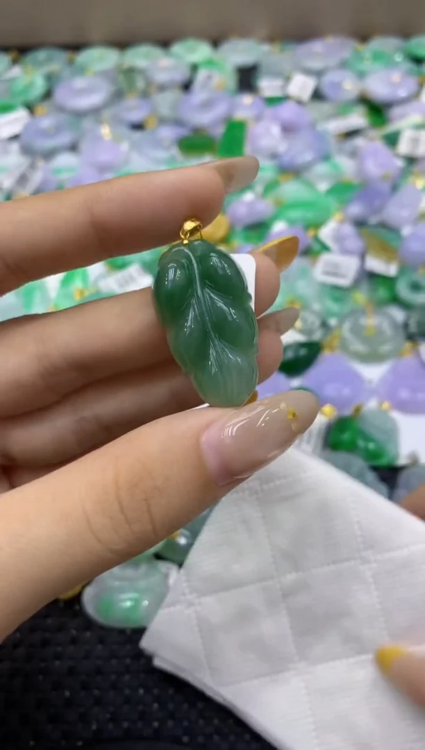 颈饰未镶嵌翡翠天然缅甸翡翠A货