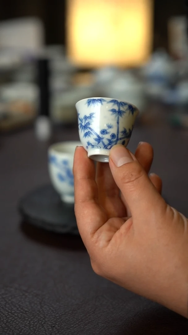 （小）全手绘青花竹子铃铛杯
