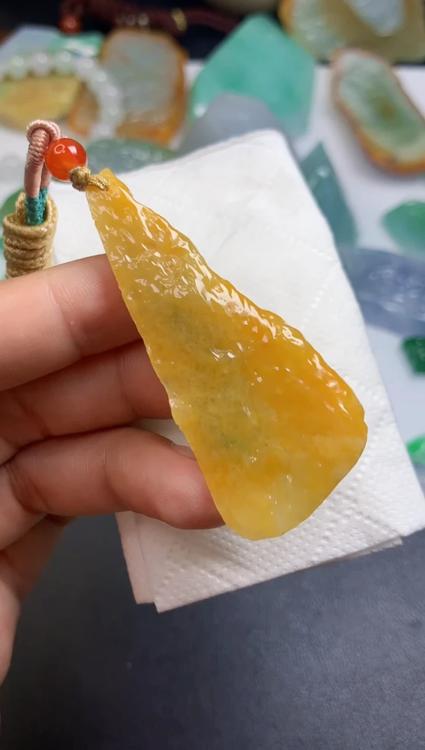 颈饰未镶嵌翡翠