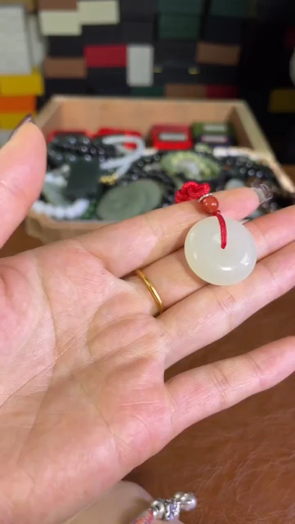 颈饰未镶嵌和田玉和田玉白玉平安扣