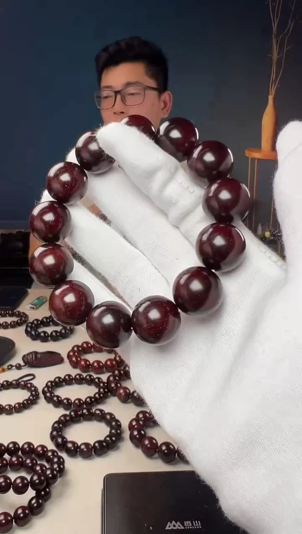 檀香紫檀（小叶紫檀）手串/手链北****水无胶无蜡 1.8  金星