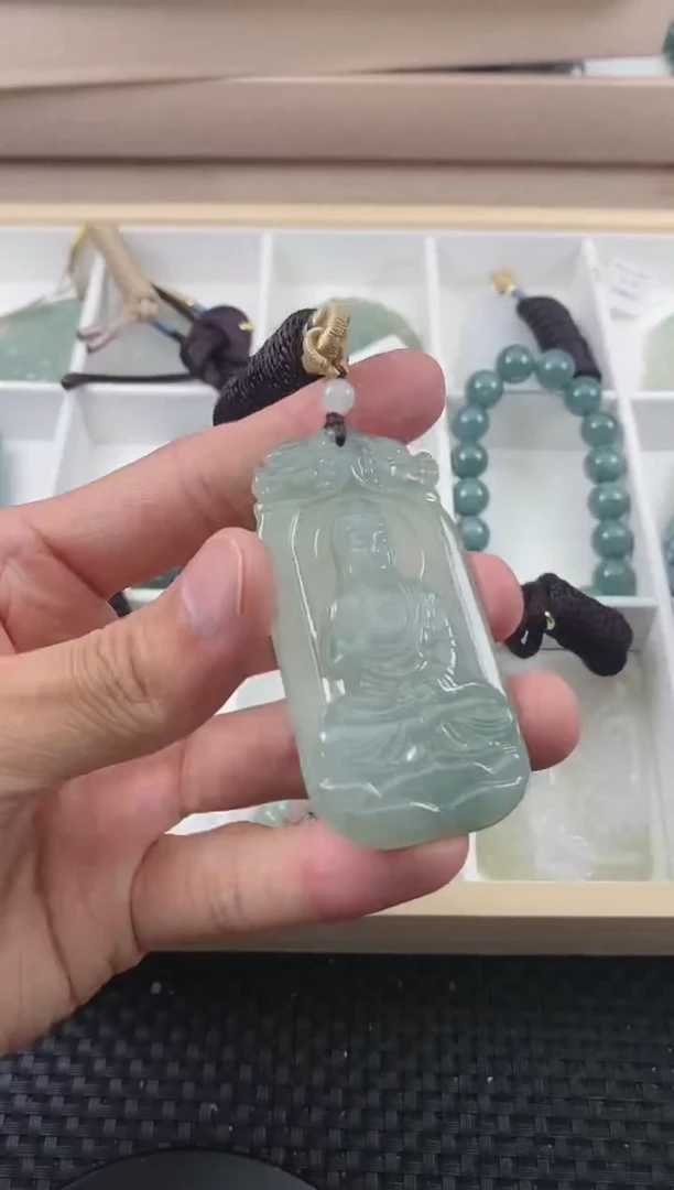 翡翠未镶嵌颈饰