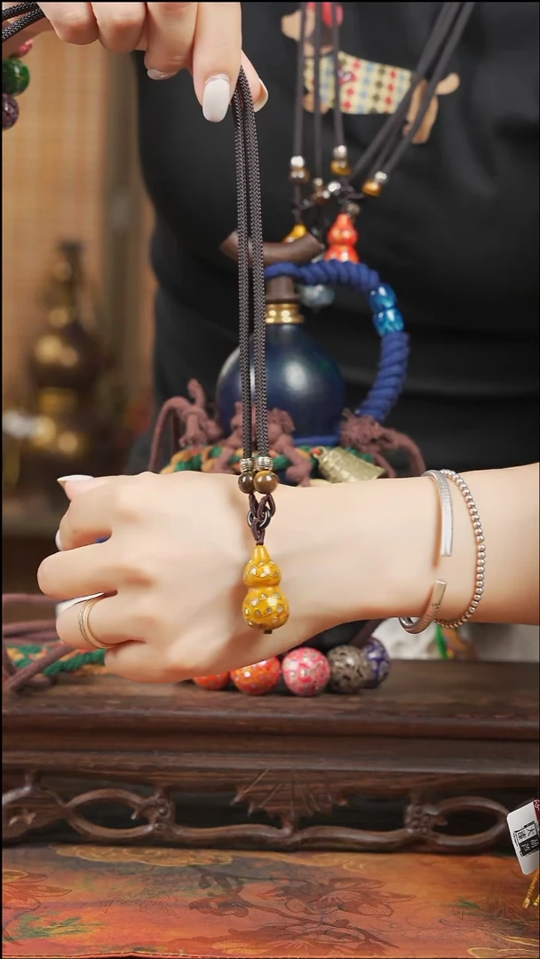 帝王金大漆紫光檀螺钿小脖挂