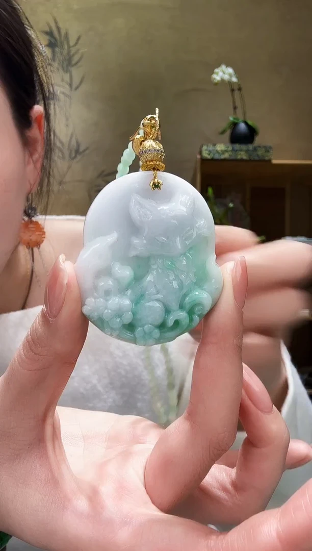 颈饰未镶嵌翡翠吊坠