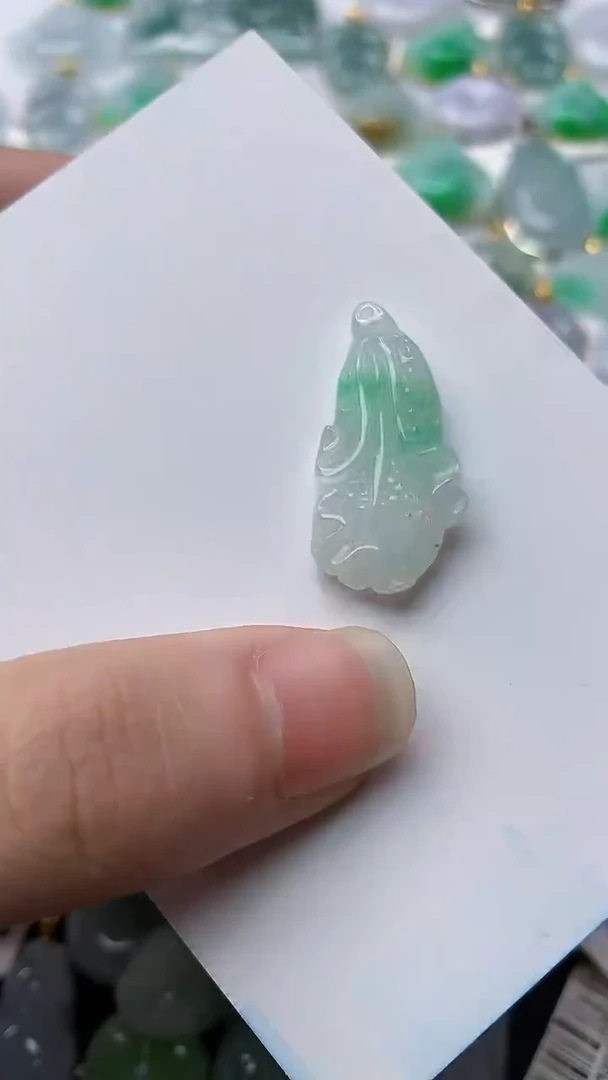 【闪购商品】翡翠颈饰未镶嵌9..........