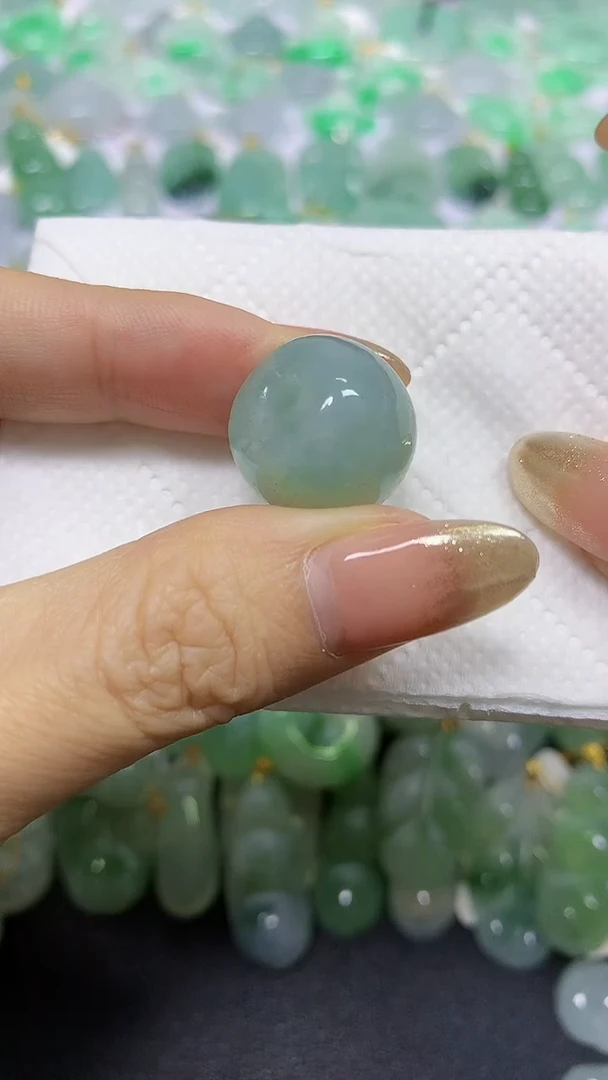颈饰未镶嵌翡翠A货